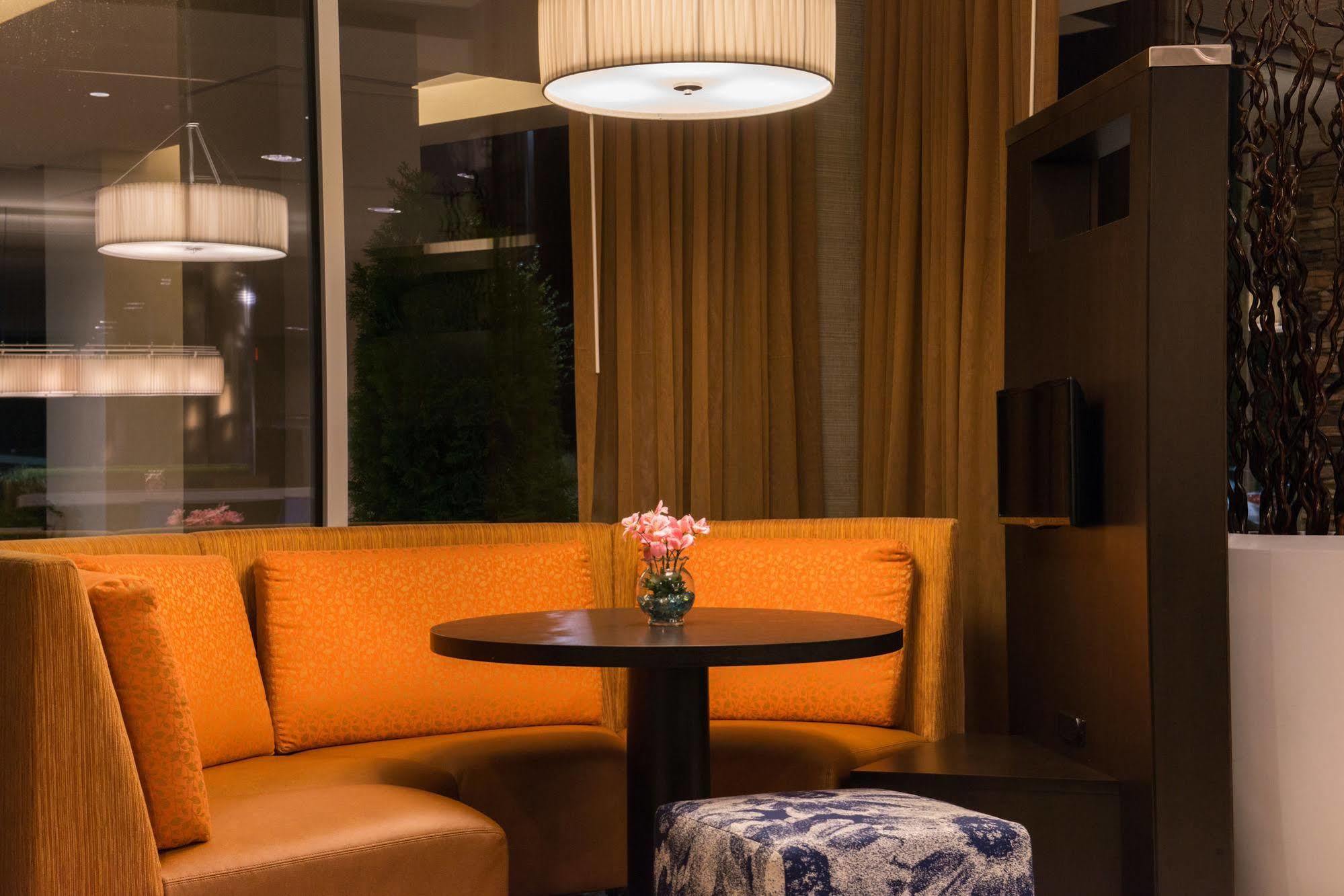 Courtyard By Marriott Hot Springs Exterior foto